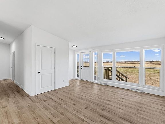 3rd image of 3066 Ellis Rd