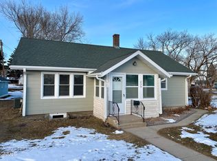 239 7th St NE, Valley City, ND 58072