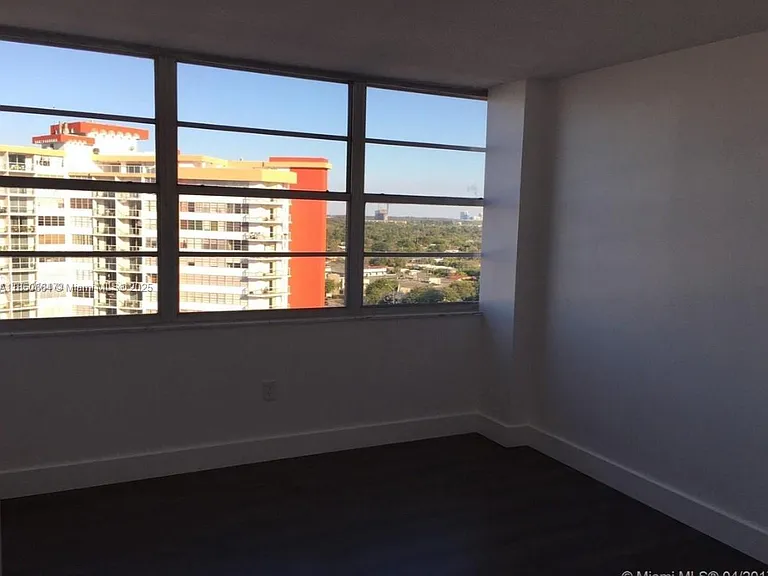 1301 NE Miami Gardens Dr #1625W — Photo 12