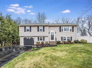 79 Chippy Ln, Methuen, MA 01844
