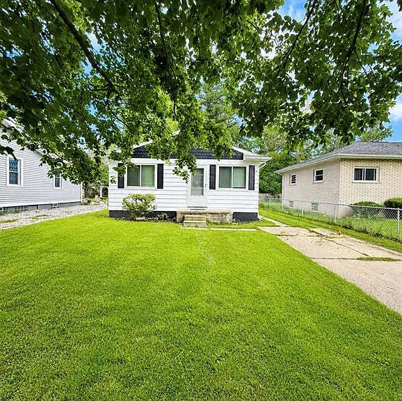 21550 Poinciana St — Photo 2