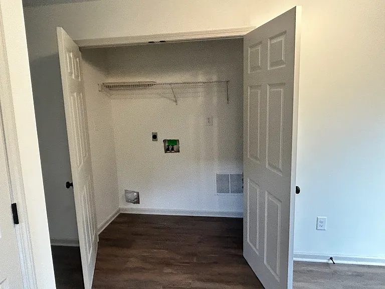 142 Hawthorne Dr — Photo 9