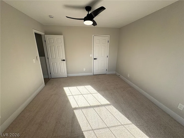 8464 Blue Island Ave — Photo 48
