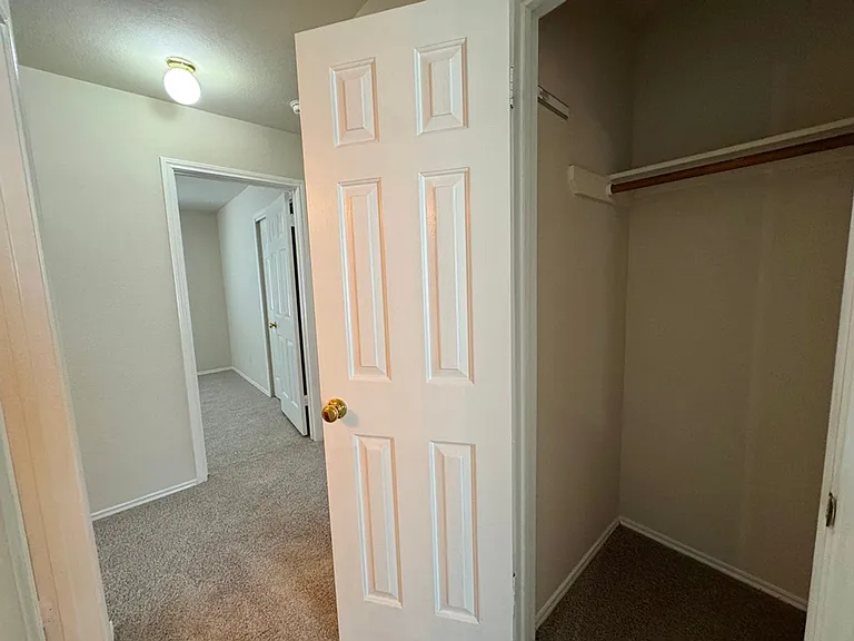 113 Salado Dr — Photo 30