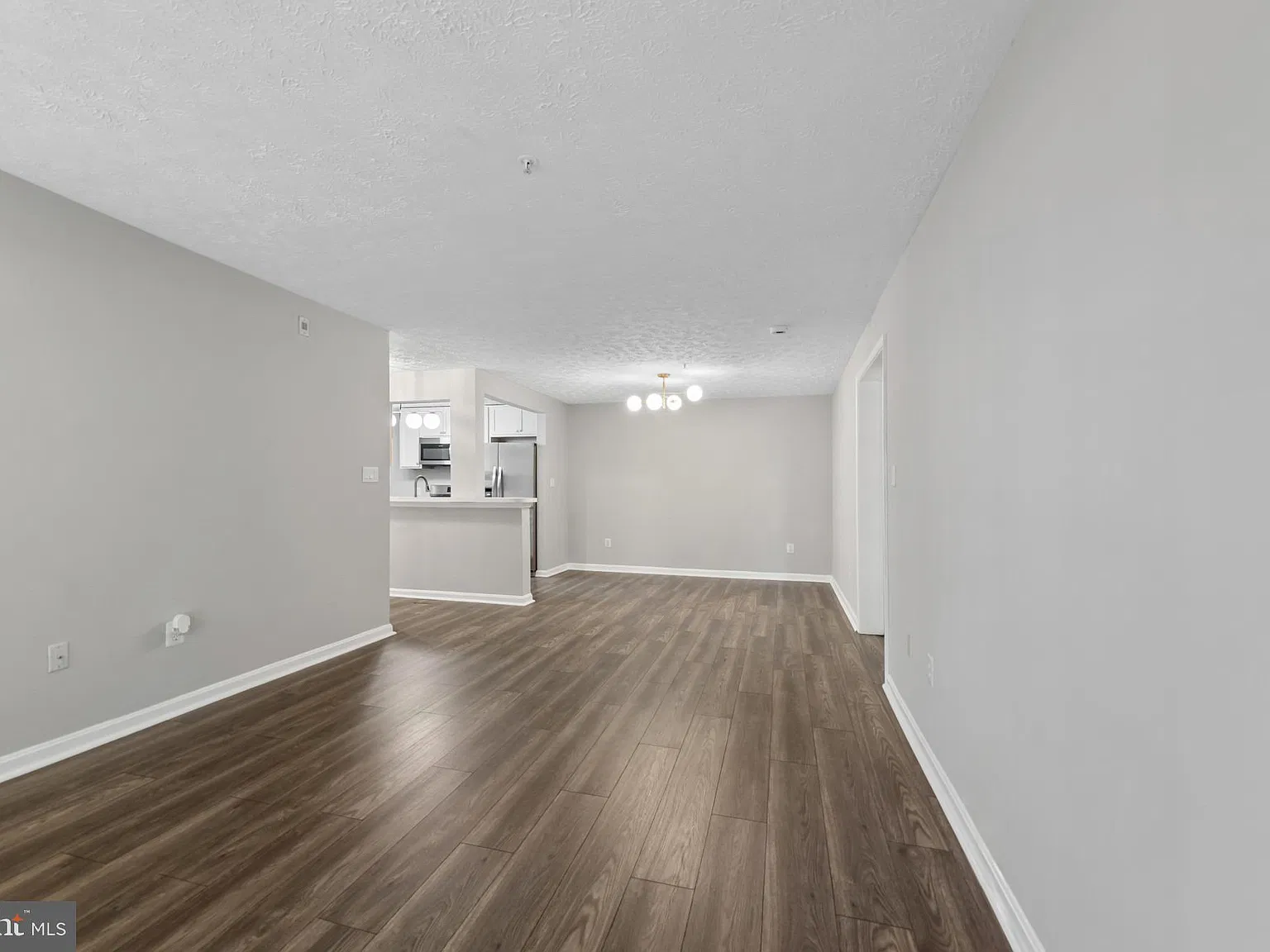2 bed, 2.0 bath, 1081 sqft, $2,475 — Photo 3