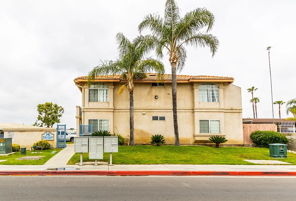 Building Photo - 2 bedroom 2 bath apartment in Perris