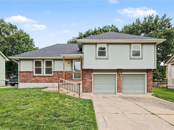 605 SE Westwind Dr, Lees Summit, MO 64063