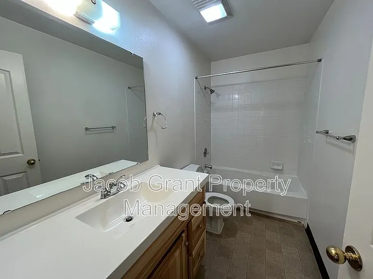 627 Hoopes Ave #1 — Photo 5