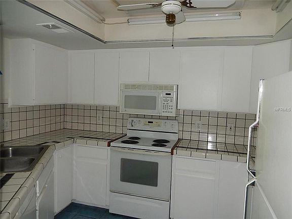 4th image of 500 New York Ave APT 15