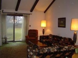 1506 Columbia Ct, Elk Grove Village, IL 60007