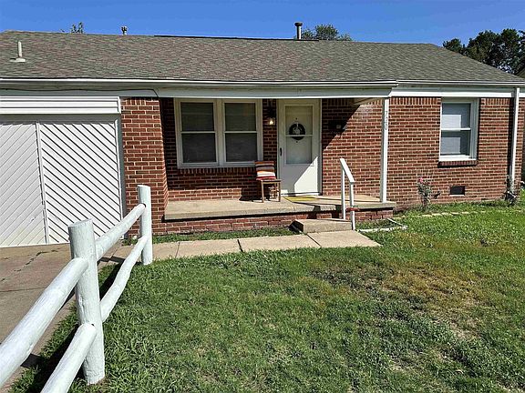 2nd image of 720 S Apache Dr