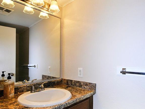 5th image of 1337 Foxfire St
