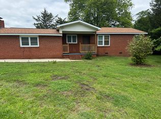 6720 Forsythia Dr, Greensboro, NC 27410