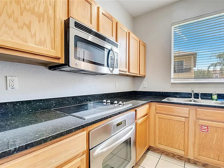 2713 Bushman Dr — Photo 32
