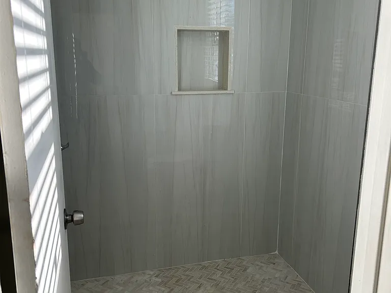 476 E Woodbury Rd #2 — Photo 12