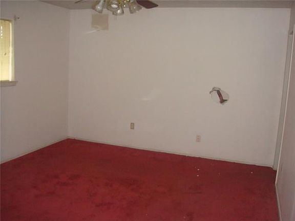 3rd image of 16019 El Camino Real