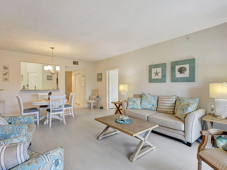 800 Uno Lago Dr #302 — Photo 20