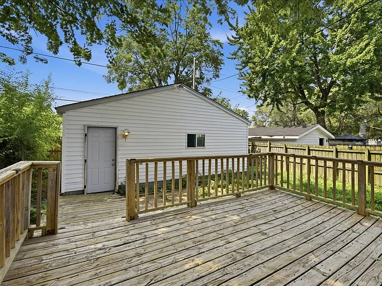 3607 E Michigan St — Photo 11
