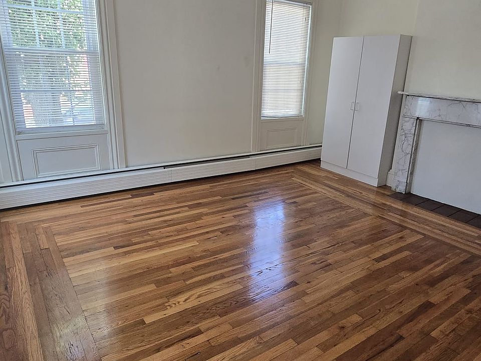 1st image of 177 Transit St Floor 1