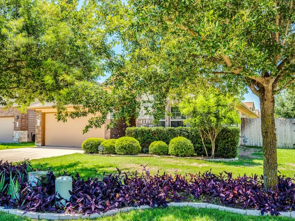 101 Beargrass Dr, Kyle, TX 78640