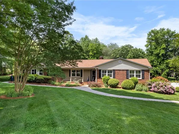 210 Cokesbury Dr, Kernersville, NC 27284