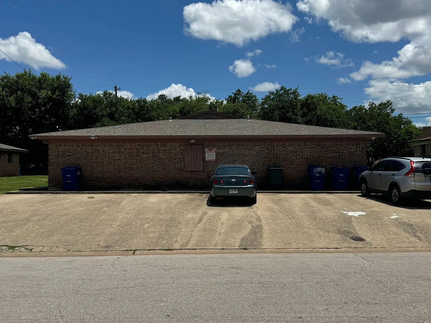 505 Sunset Ln — Photo 2