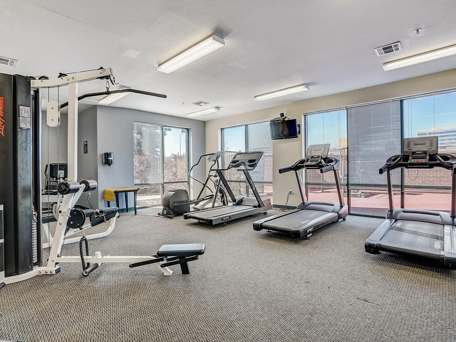 Lincoln Pointe Lofts- Income Restricted — Photo 4