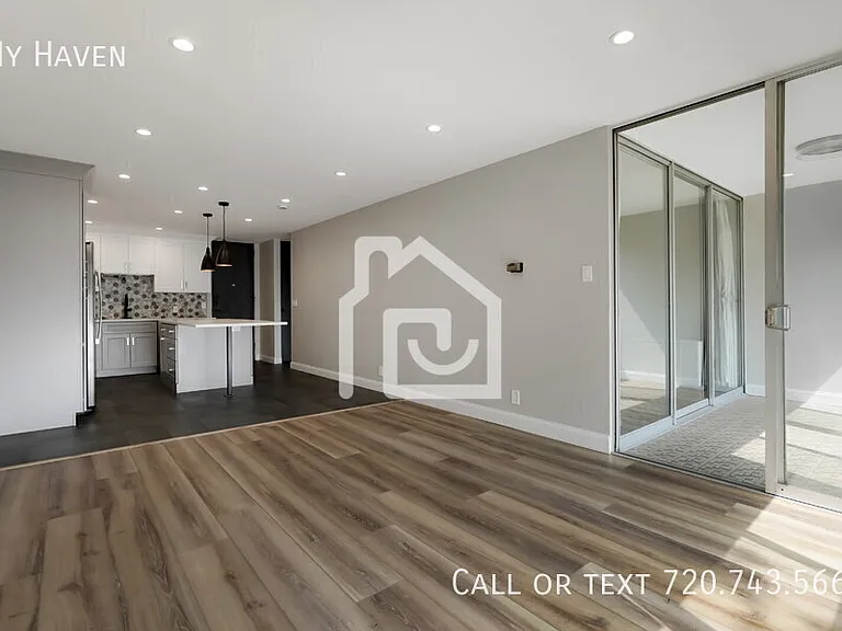 1050 N Corona St #212 — Photo 7