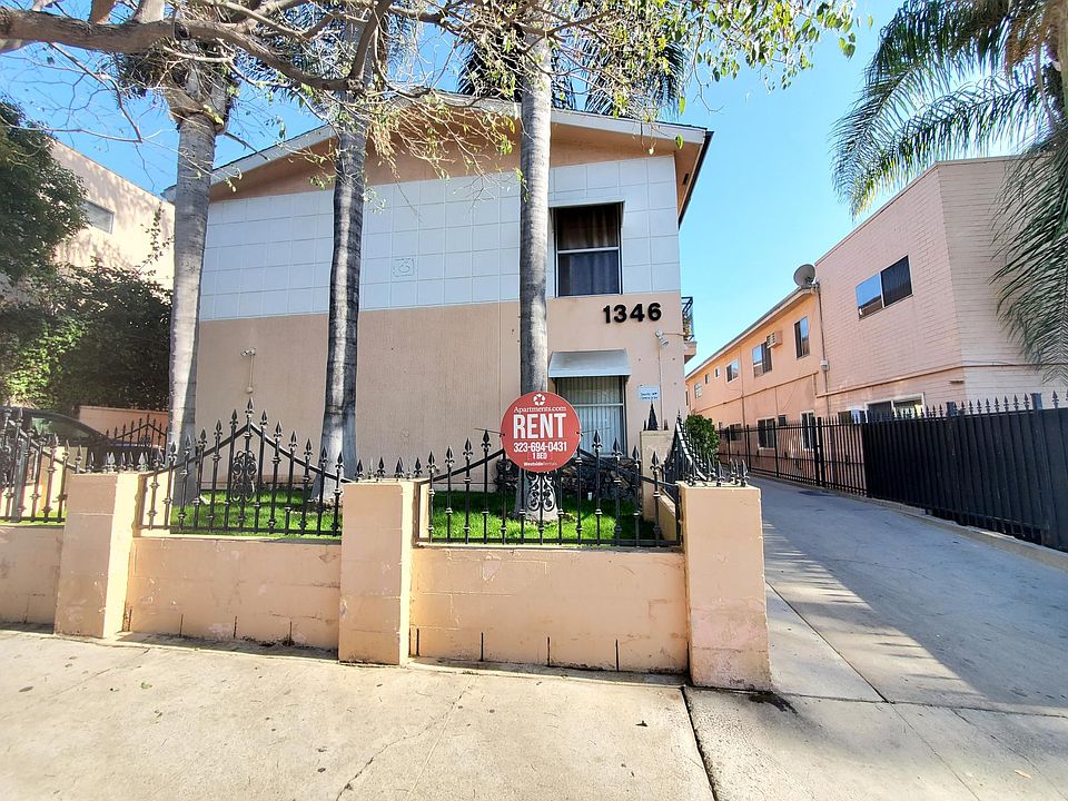 1st image of 1346 N Las Palmas Ave APT 2