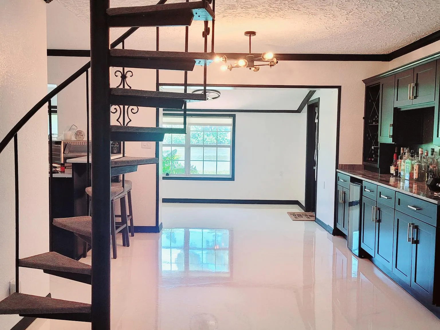 4 bed, 1668 sqft, $3,350 — Photo 4