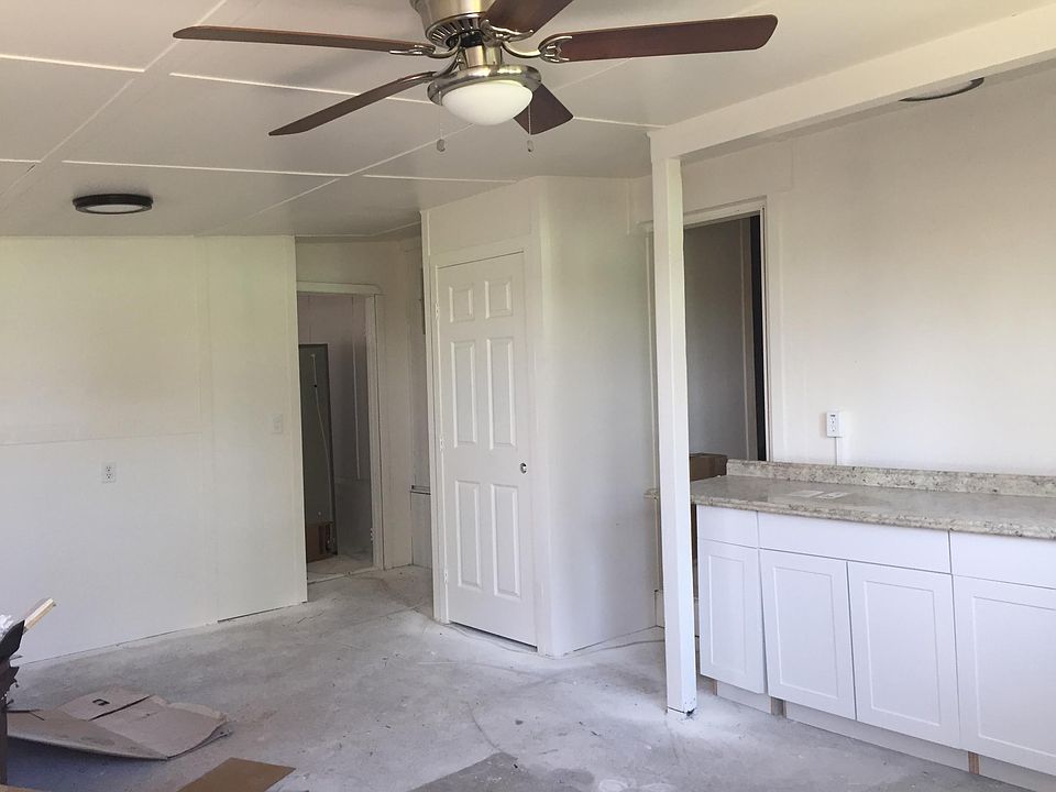 2nd image of 135 Lii Pl #B