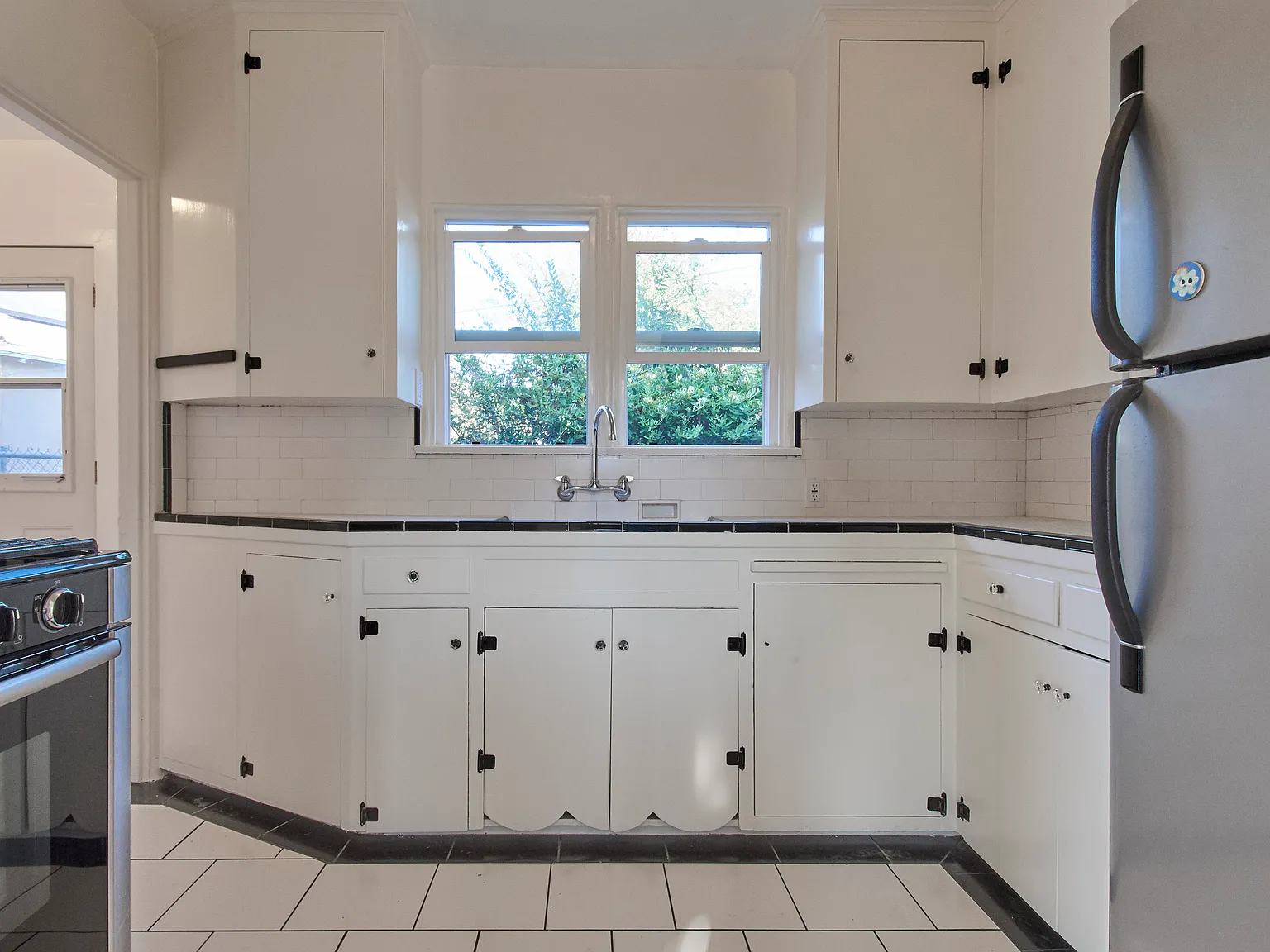 2 bed, 900 sqft, $3,550 — Photo 3