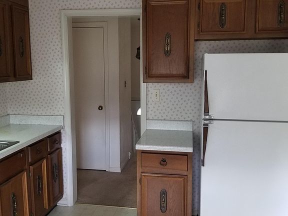 5th image of 817 Finney Dr