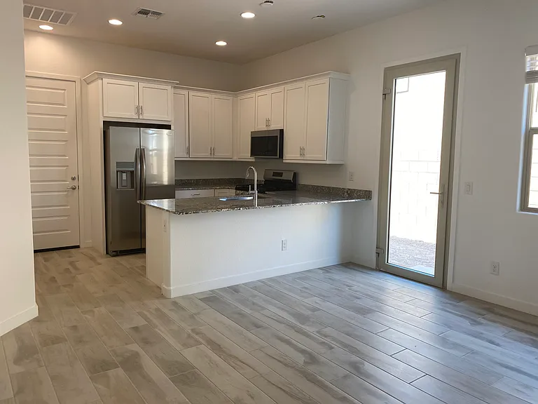 20119 W Pinchot Dr — Photo 5
