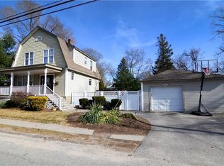 66 Overbrook Ave, Warwick, RI 02889