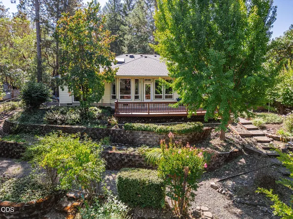 1946 Lampman Rd, Gold Hill, OR 97525