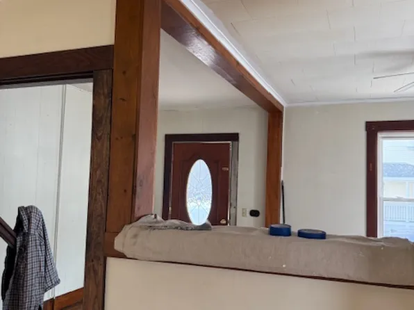 207 Peach St, South Barre, MA 01074