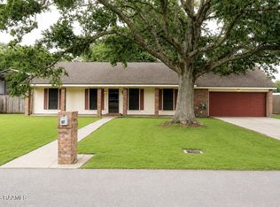 107 W Bayou Shore St, Lafayette, LA 70508