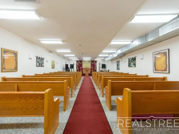 90 Moore Street image 2 of 19