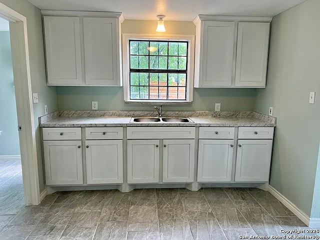 1218 NW 23rd St #2 — Photo 3