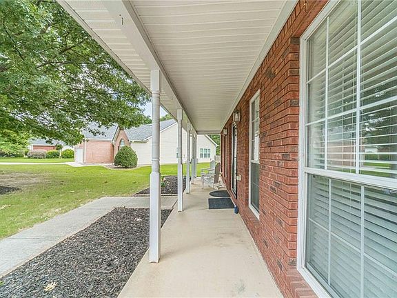 3rd image of 2990 Meadow Gate Way