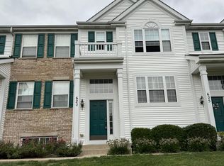 623 Lincoln Station Dr, Oswego, IL 60543