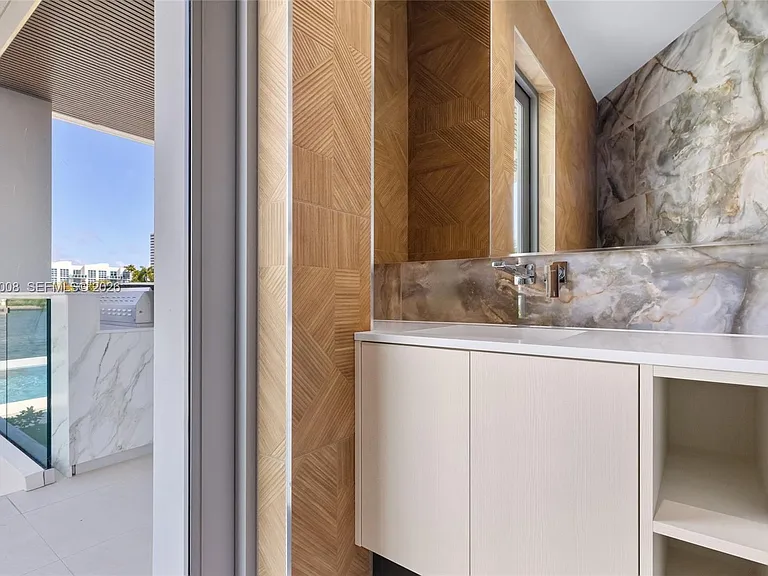 503 Palm Dr — Photo 13