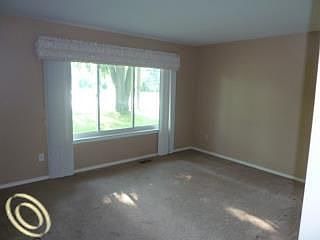 4th image of 9268 Houghton St