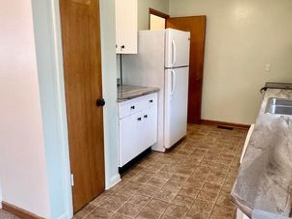 5th image of 1810 Broadmoore Dr