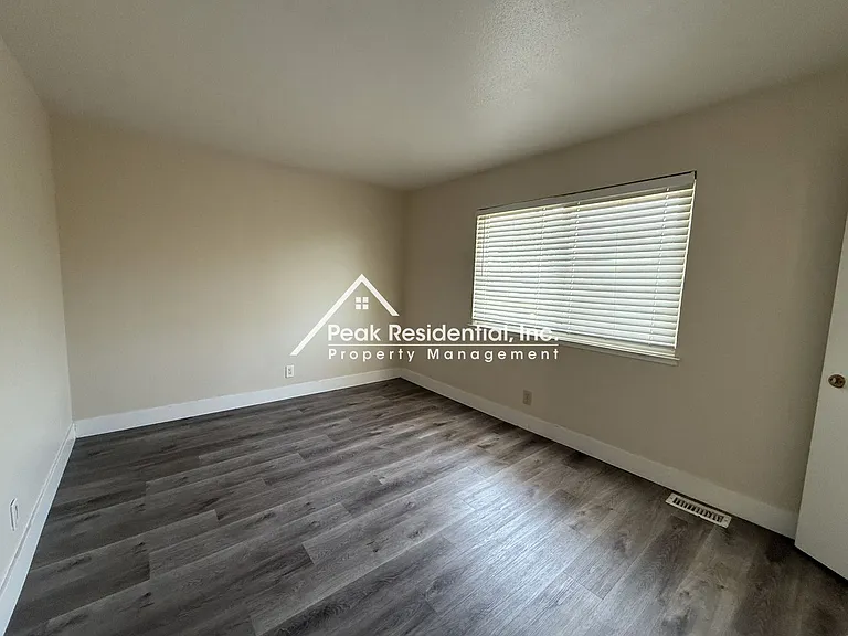 4525 Greenholme Dr #3 — Photo 14