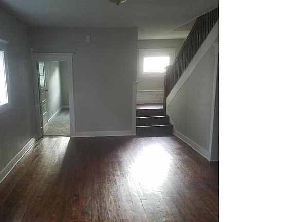 4th image of 26 Parkview Ave