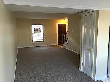 943 Manor Ln #P — Photo 4
