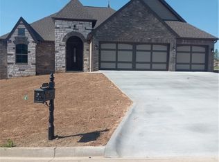 8500 Donnington Ct, Fort Smith, AR 72916