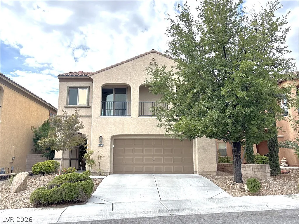 3 bed, 2.5 bath, 1901 sqft, $2,300 — Photo 1